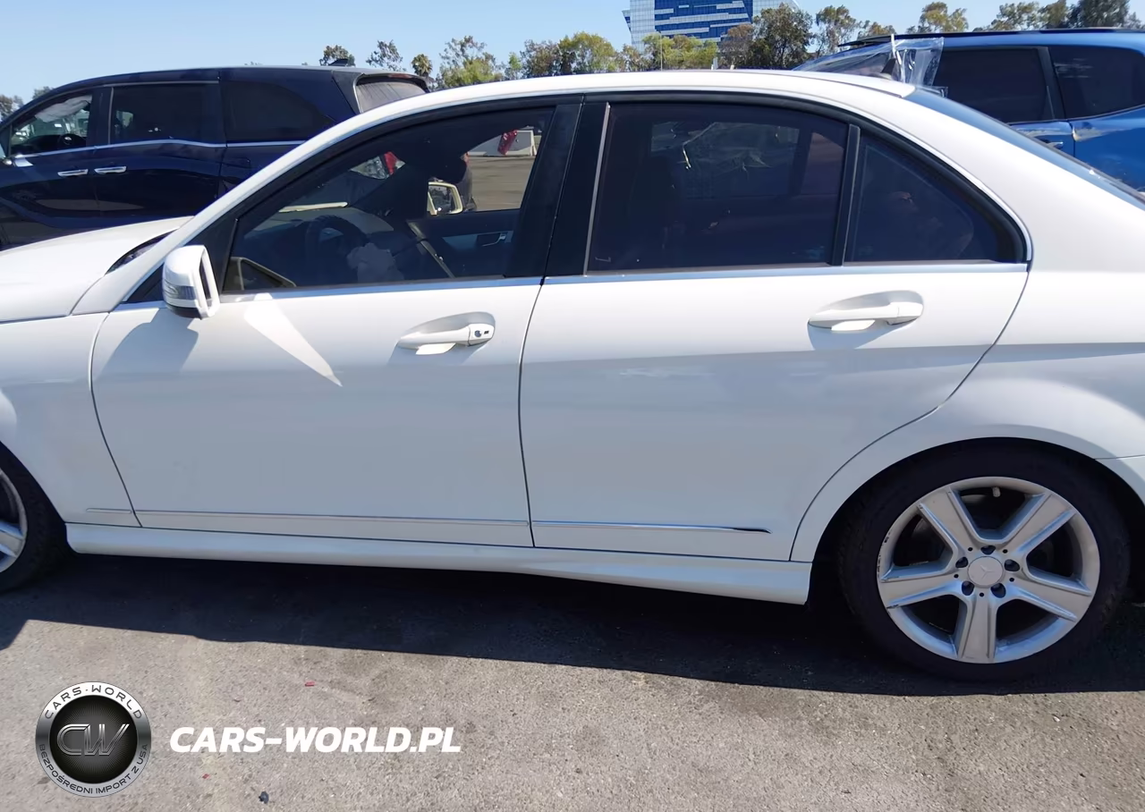 2010 Mercedes-Benz C 300 Luxury-Sport VIN:WDDGF5EBXAF379095 - 14