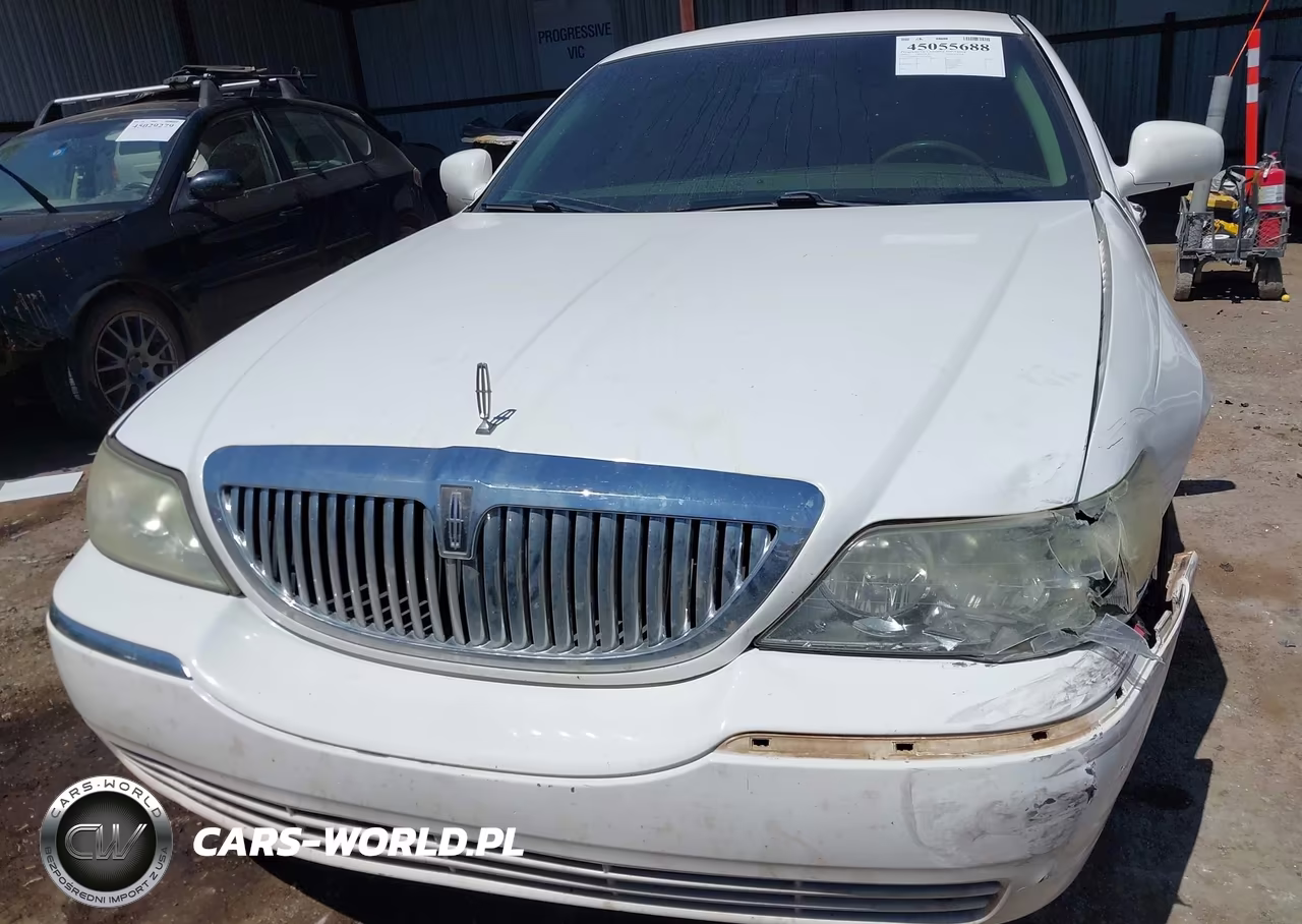 2003 Lincoln Town Car Executive VIN:1LNHM81W43Y703076 - 12