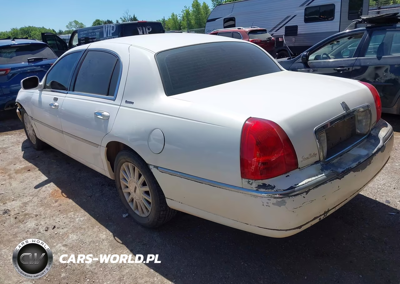 2003 Lincoln Town Car Executive VIN:1LNHM81W43Y703076 - 3