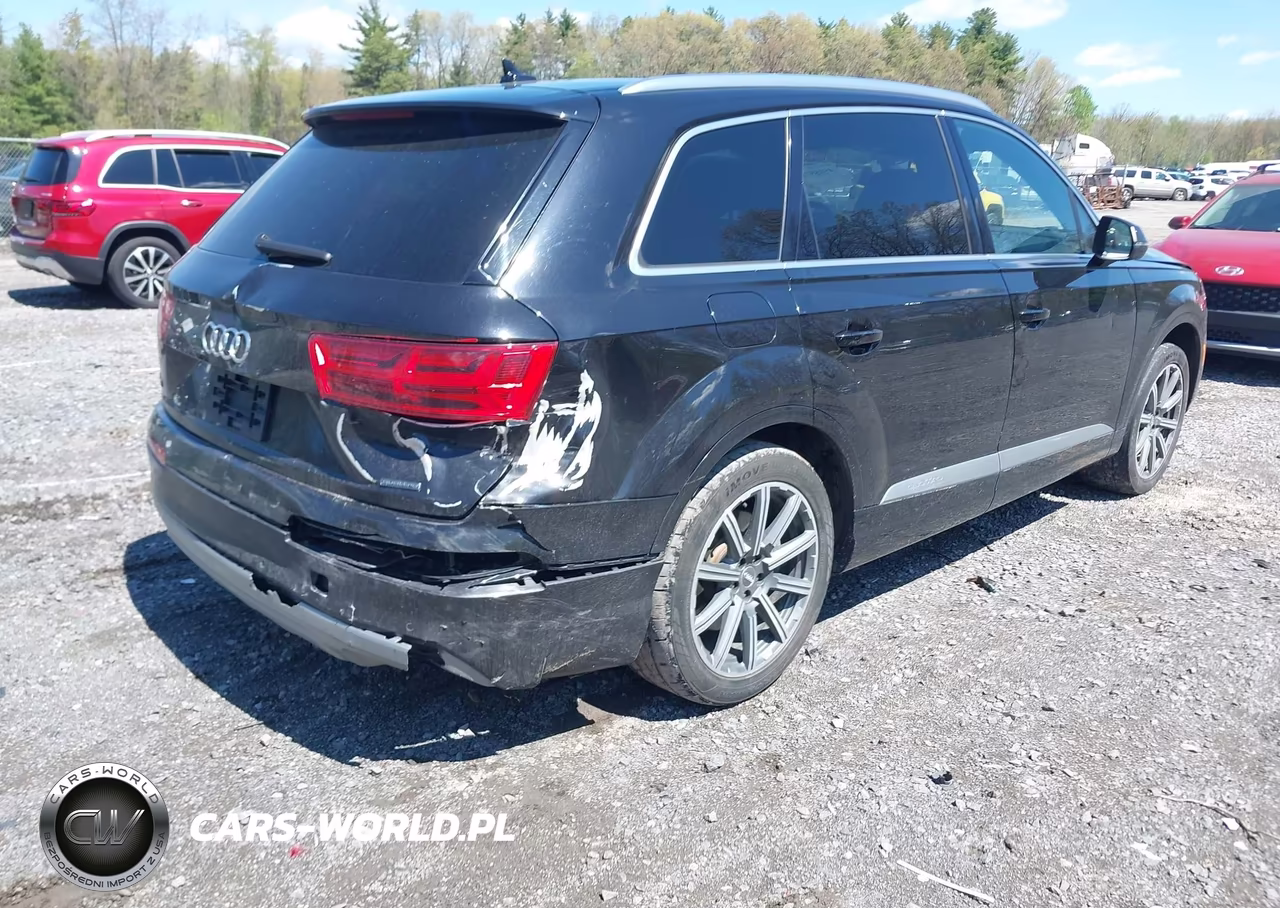 2017 Audi Q7 2.0T Premium VIN:WA1LHAF70HD040366 - 4
