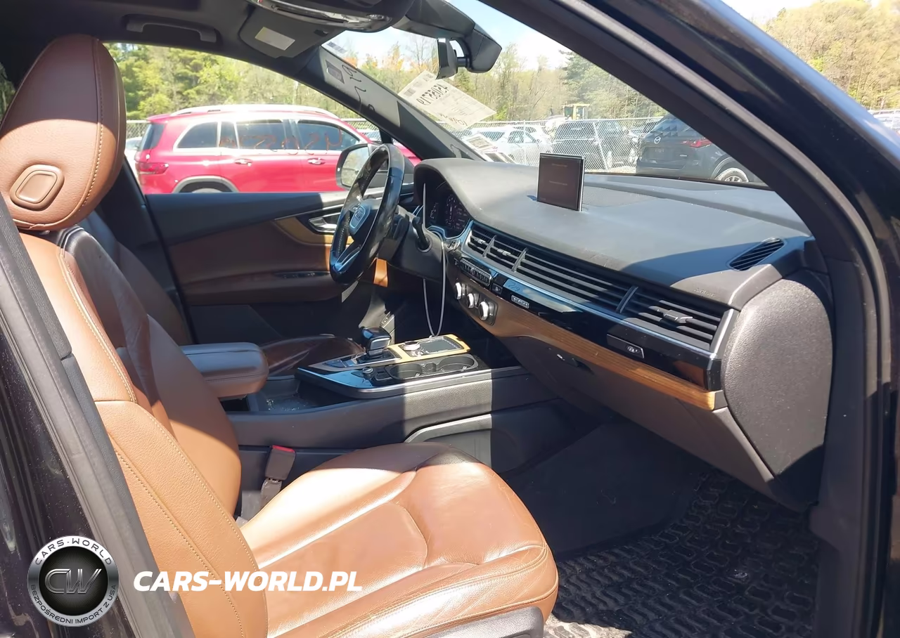 2017 Audi Q7 2.0T Premium VIN:WA1LHAF70HD040366 - 5