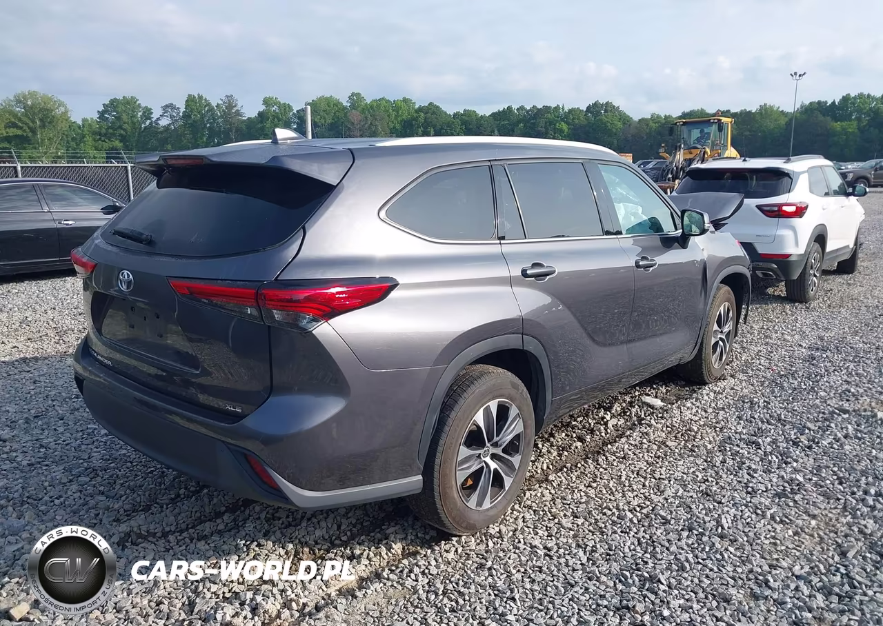 2022 Toyota Highlander Xle VIN:5TDGZRAH1NS112274 - 4