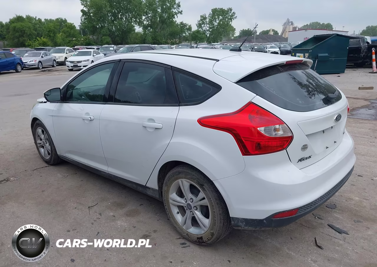 2014 Ford Focus Se VIN:1FADP3K28EL432201 - 3