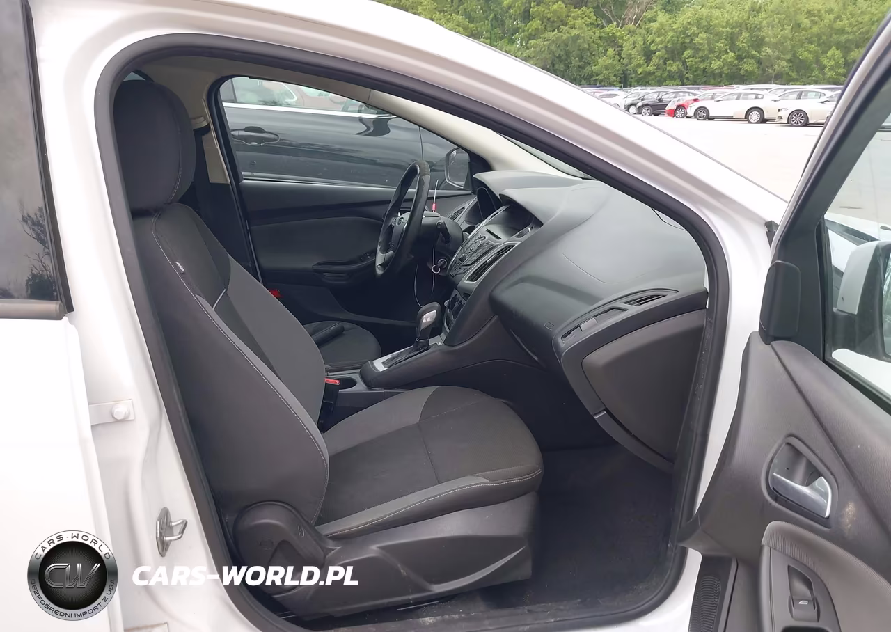 2014 Ford Focus Se VIN:1FADP3K28EL432201 - 5