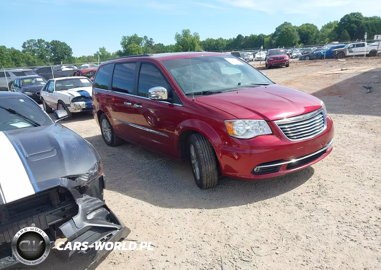 2015 Chrysler Town & Country Touring-L – zdjęcie 1 z 16