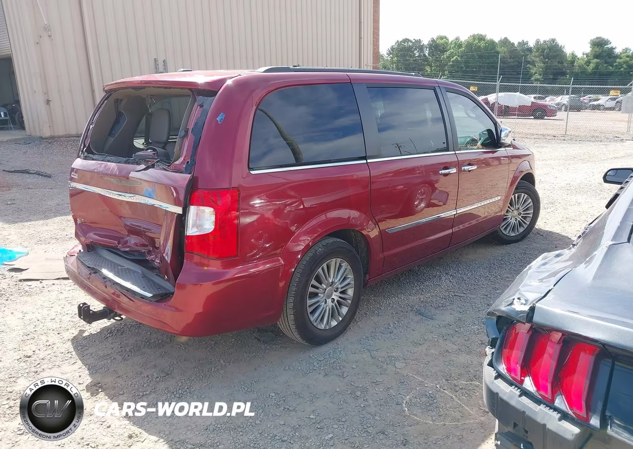 2015 Chrysler Town & Country Touring-L VIN:2C4RC1CG0FR546261 - 4