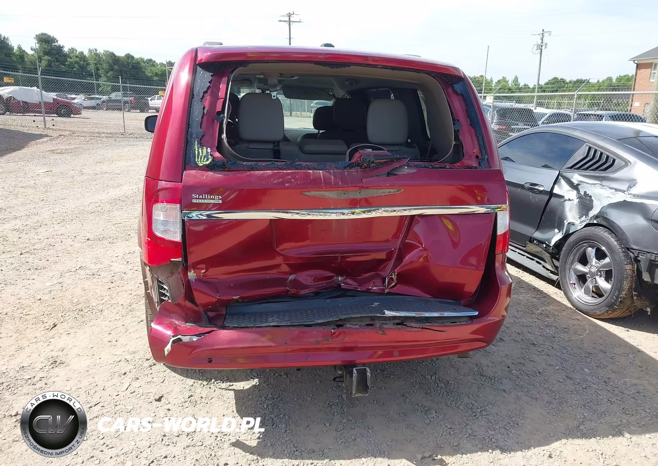 2015 Chrysler Town & Country Touring-L VIN:2C4RC1CG0FR546261 - 6