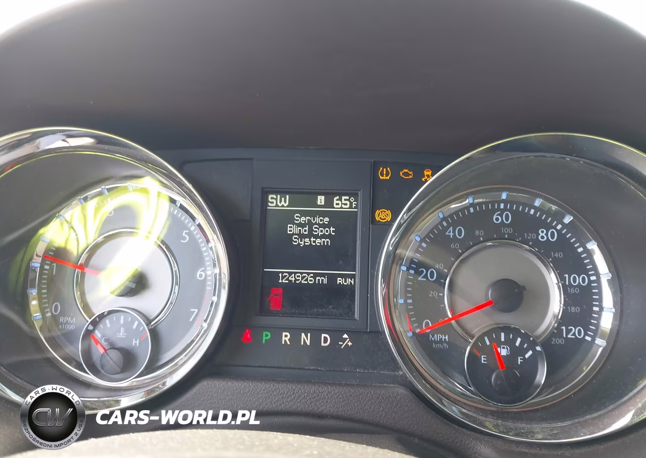 2015 Chrysler Town & Country Touring-L VIN:2C4RC1CG0FR546261 - 7