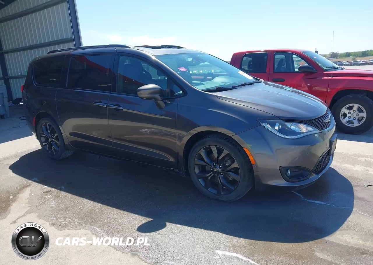 2018 Chrysler Pacifica Touring L Plus