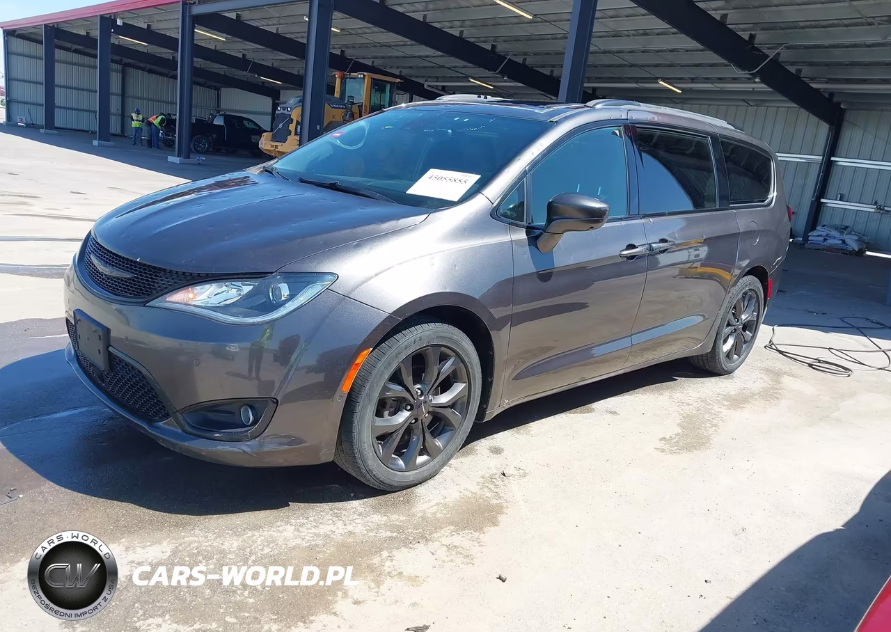 2018 Chrysler Pacifica Touring L Plus VIN:2C4RC1EG1JR158820 - 2