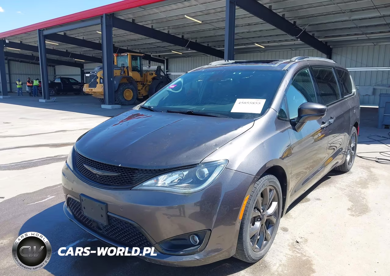 2018 Chrysler Pacifica Touring L Plus VIN:2C4RC1EG1JR158820 - 6