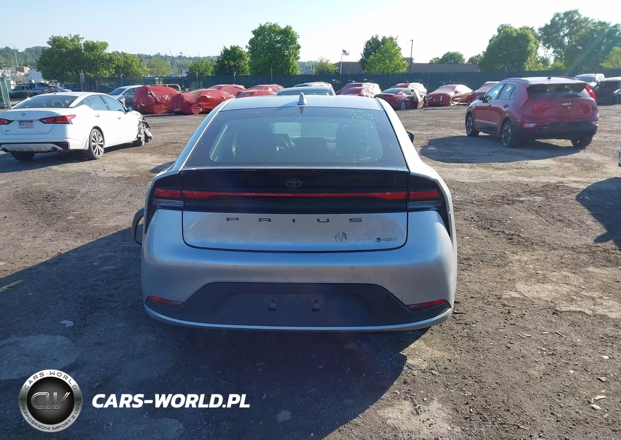 2023 Toyota Prius Le VIN:JTDACAAU9P3004527 - 16