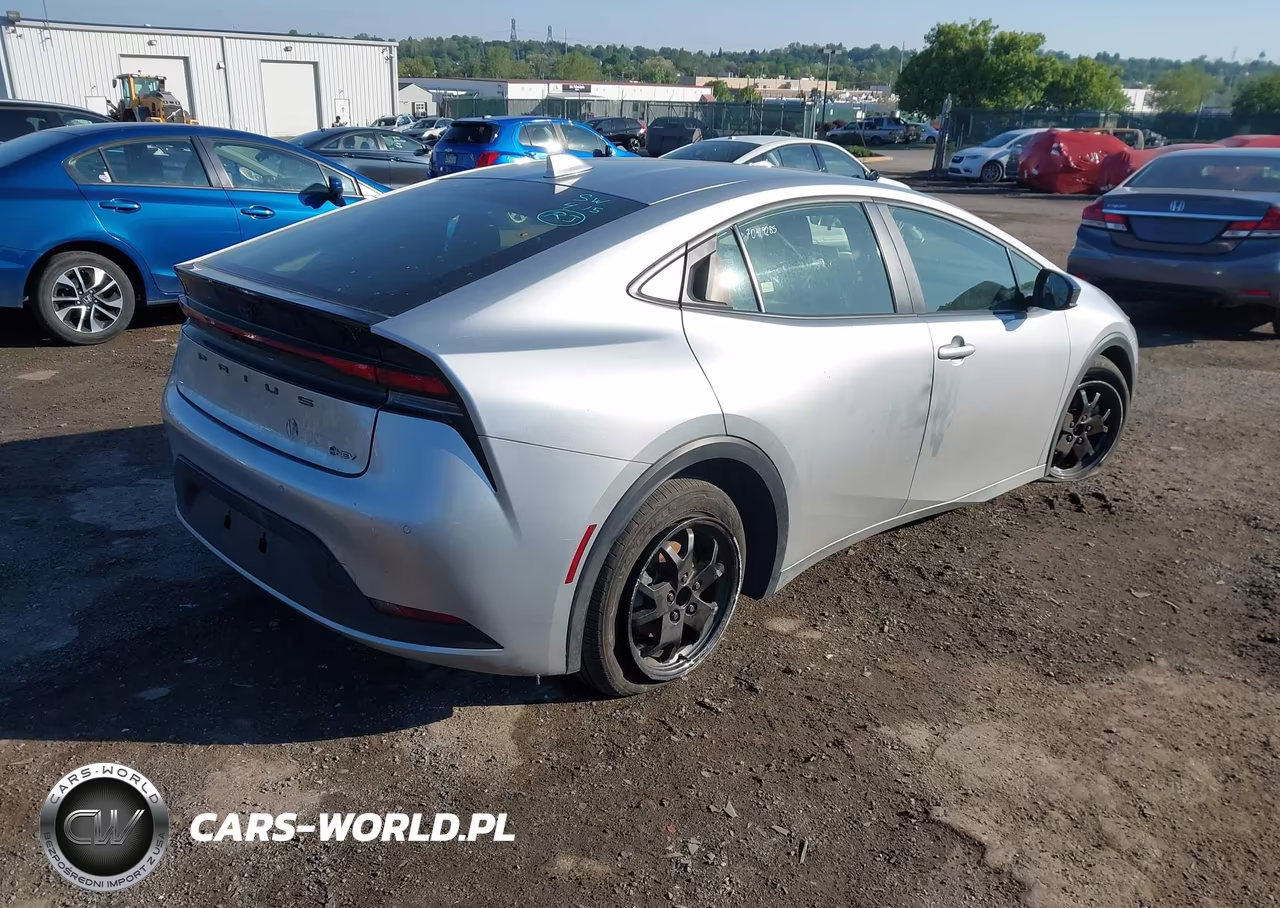 2023 Toyota Prius Le VIN:JTDACAAU9P3004527 - 4