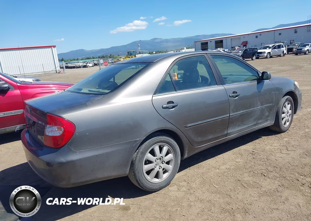 2003 Toyota Camry Xle V6 VIN:JTDBF30K430145623 - 4