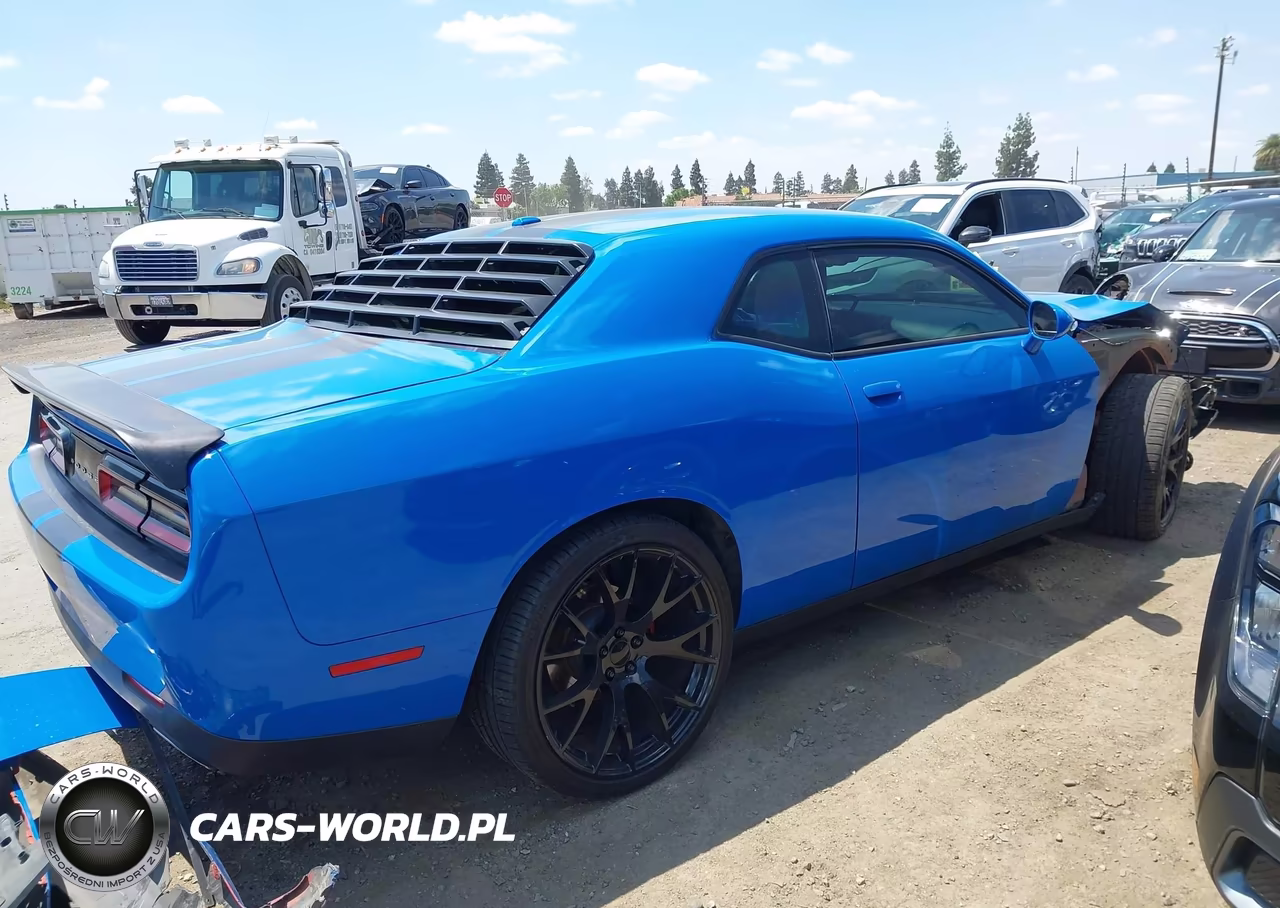 2018 Dodge Challenger Sxt VIN:2C3CDZAG6JH331216 - 14