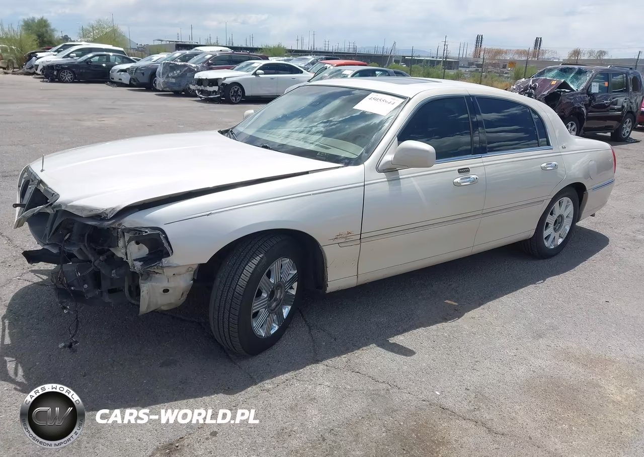 2003 Lincoln Town Car Cartier VIN:1LNHM83WX3Y613251 - 2