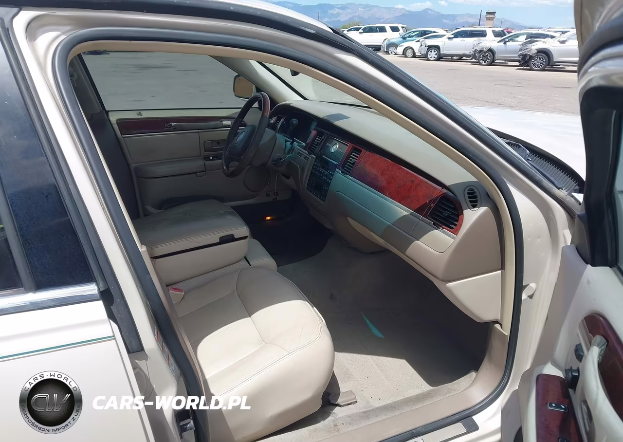 2003 Lincoln Town Car Cartier VIN:1LNHM83WX3Y613251 - 5