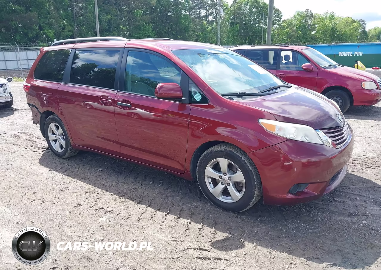 2016 Toyota Sienna Le 8 Passenger – zdjęcie 1 z 17