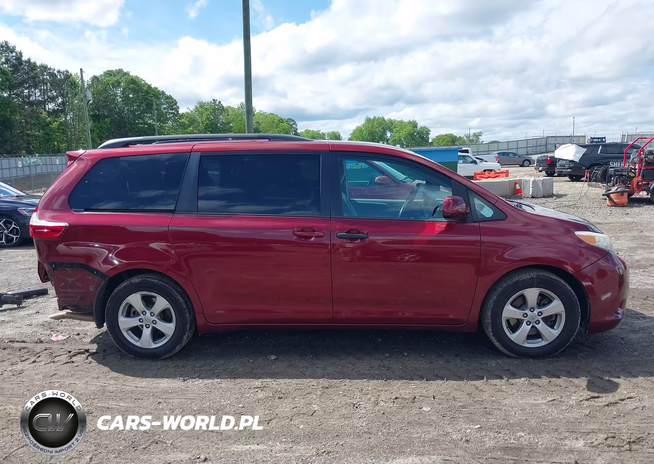 2016 Toyota Sienna Le 8 Passenger VIN:5TDKK3DC1GS749616 - 14