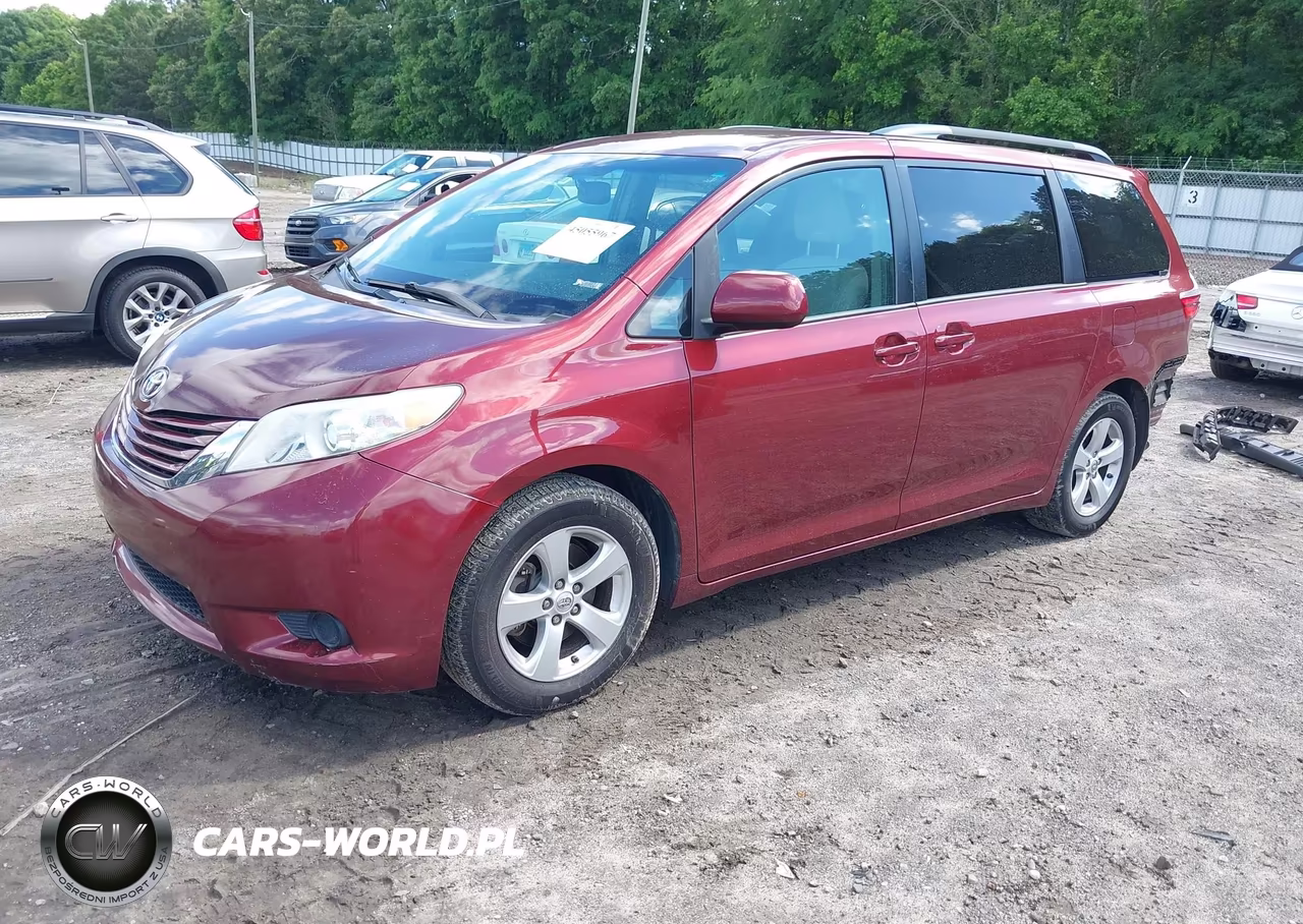 2016 Toyota Sienna Le 8 Passenger VIN:5TDKK3DC1GS749616 - 2