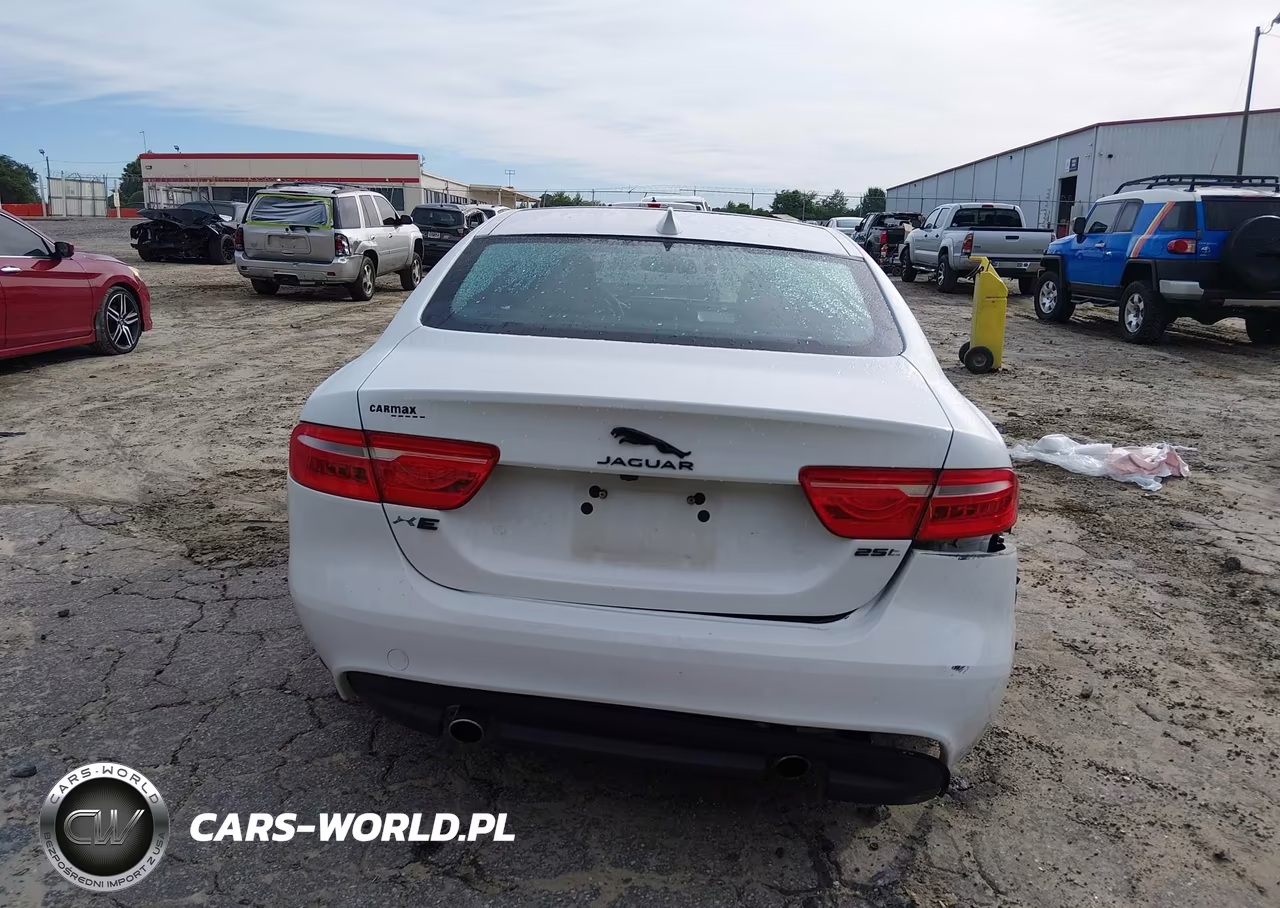 2018 Jaguar Xe 25T Prestige VIN:SAJAE4FX1JCP35444 - 17