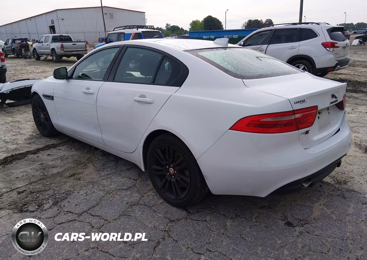 2018 Jaguar Xe 25T Prestige VIN:SAJAE4FX1JCP35444 - 3