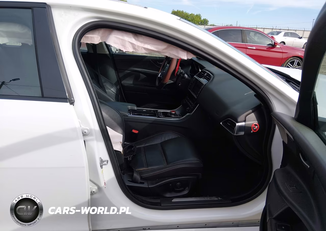 2018 Jaguar Xe 25T Prestige VIN:SAJAE4FX1JCP35444 - 5