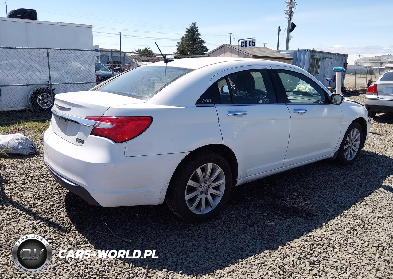 2013 Chrysler 200 Limited VIN:1C3CCBCG9DN720323 - 4