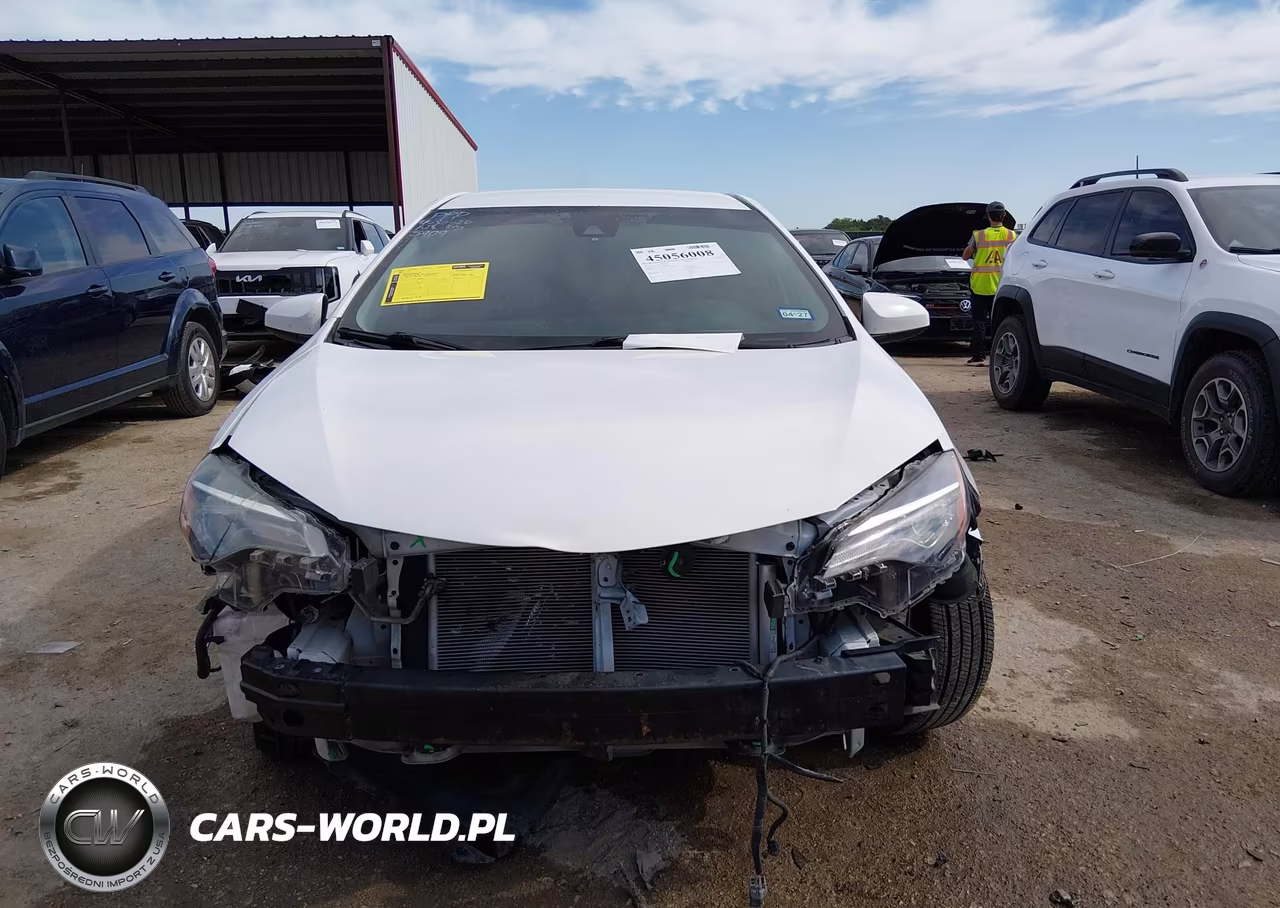 2018 Toyota Corolla Le VIN:2T1BURHE0JC985909 - 12