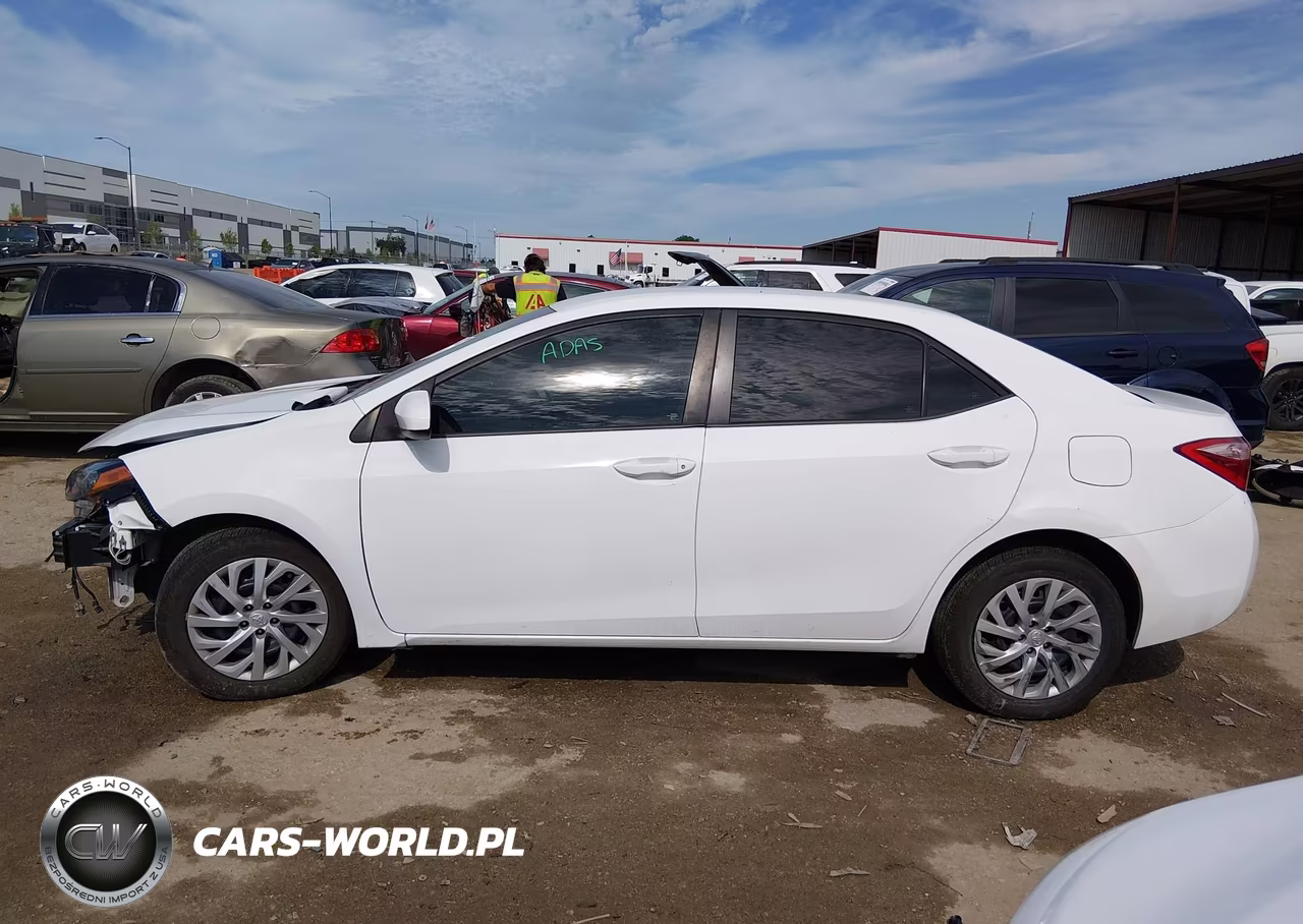 2018 Toyota Corolla Le VIN:2T1BURHE0JC985909 - 14