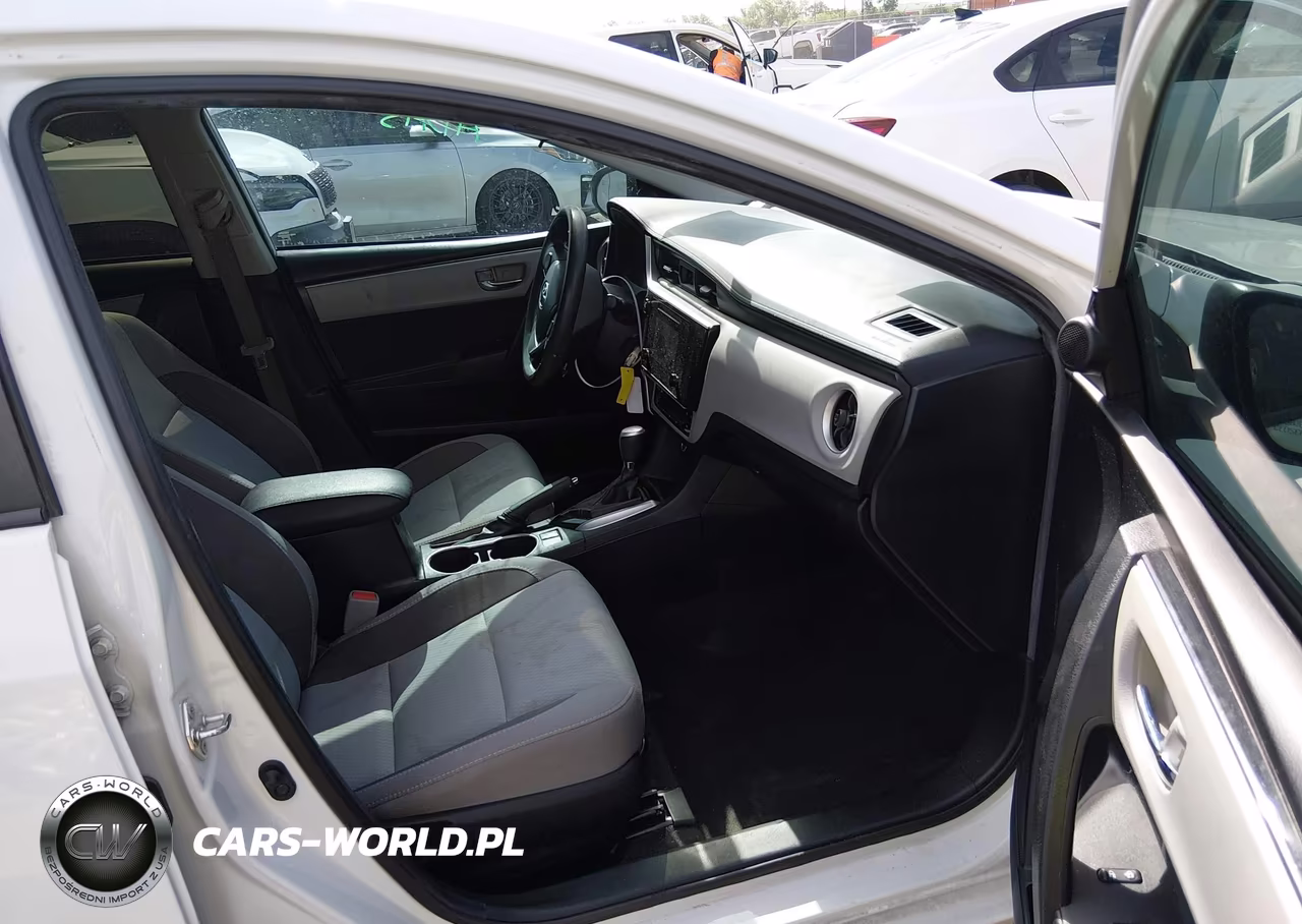 2018 Toyota Corolla Le VIN:2T1BURHE0JC985909 - 5