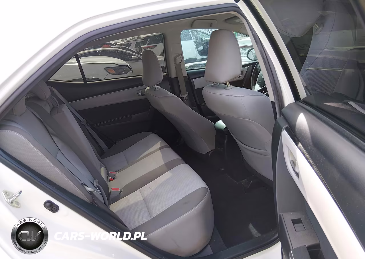 2018 Toyota Corolla Le VIN:2T1BURHE0JC985909 - 8
