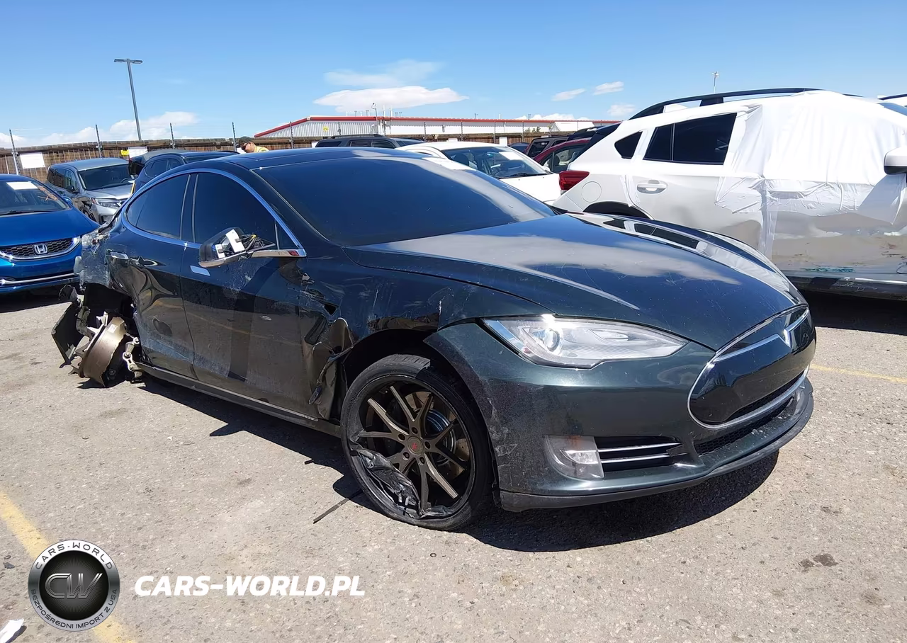 2013 Tesla Model S – zdjęcie 1 z 17