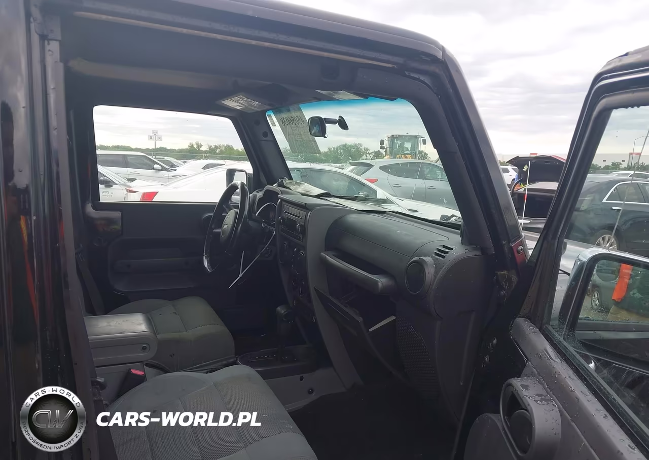 2007 Jeep Wrangler Unlimited Sahara VIN:1J4GA59167L178311 - 5