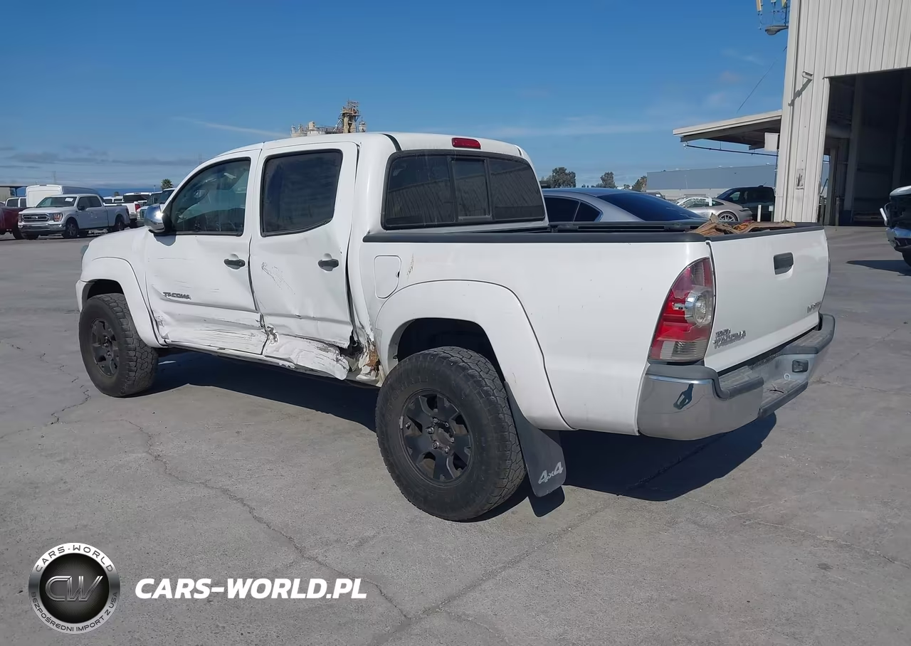 2013 Toyota Tacoma Base V6 VIN:3TMLU4EN6DM126069 - 3