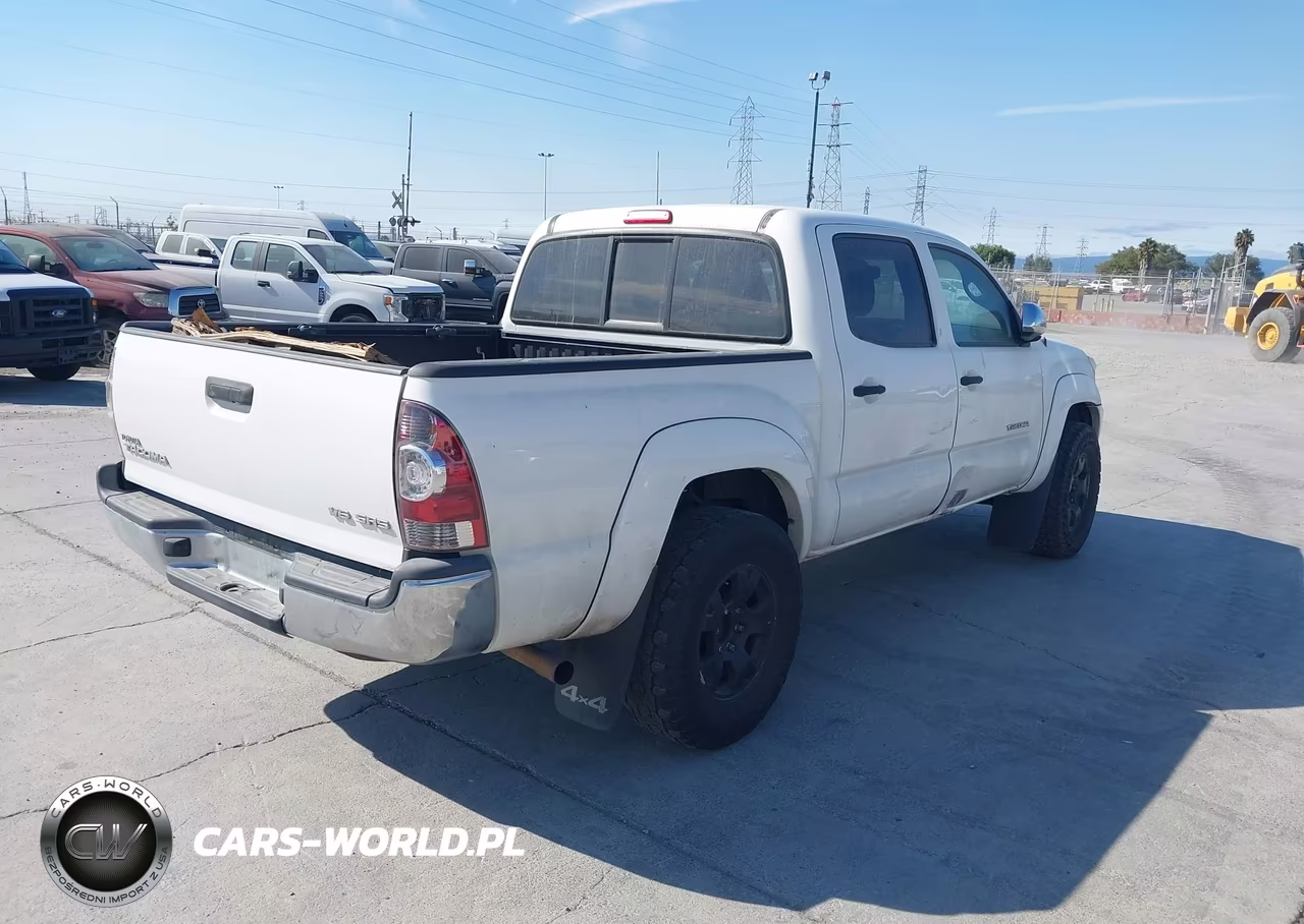 2013 Toyota Tacoma Base V6 VIN:3TMLU4EN6DM126069 - 4