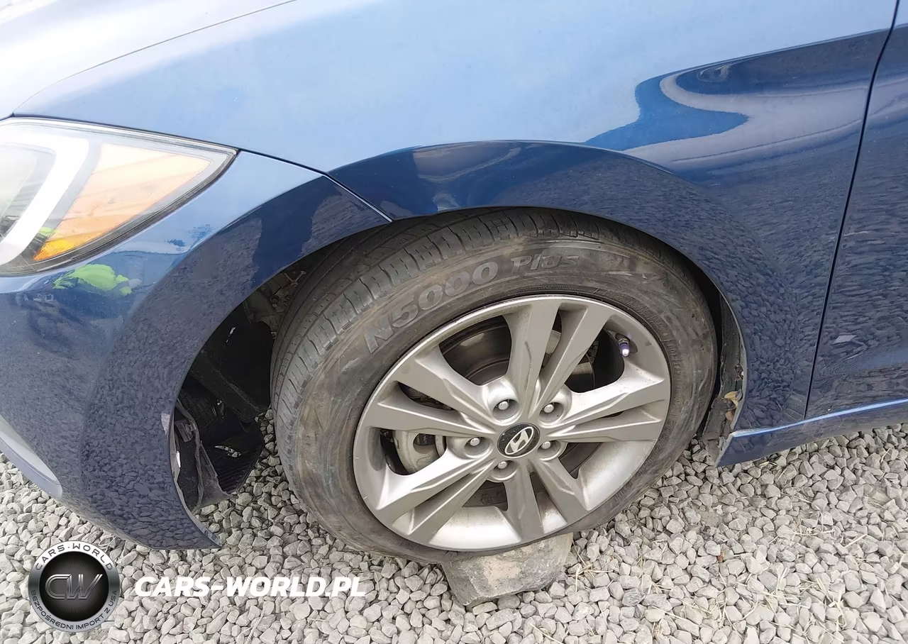 2018 Hyundai Elantra Value Edition VIN:5NPD84LFXJH393141 - 6