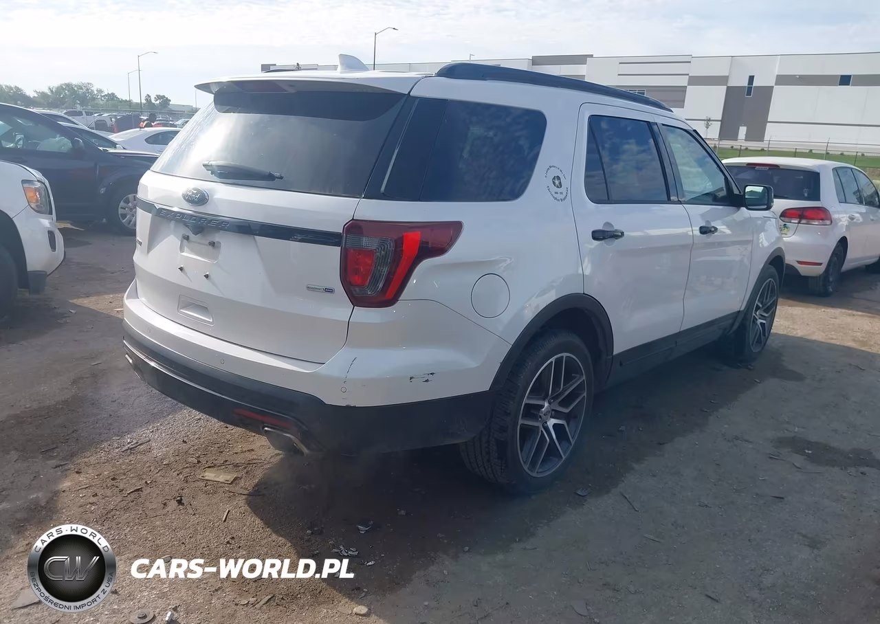 2016 Ford Explorer Sport VIN:1FM5K8GT9GGD27587 - 4