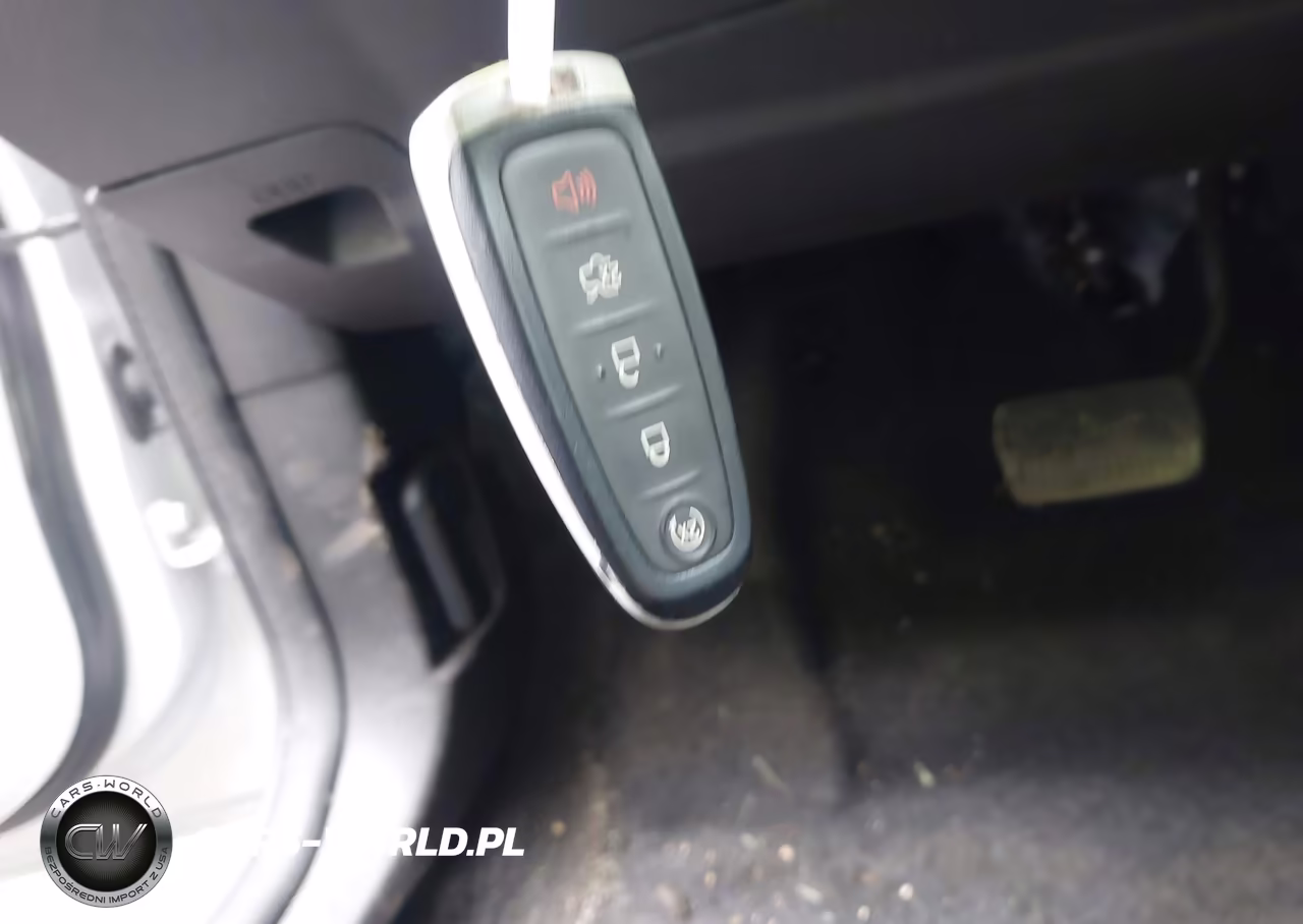 2018 Ford Focus Titanium VIN:1FADP3J25JL294757 - 11