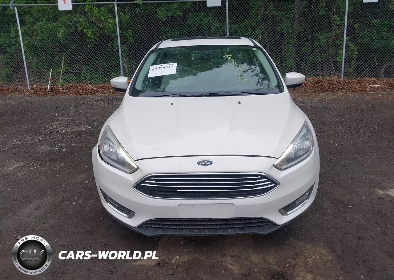 2018 Ford Focus Titanium VIN:1FADP3J25JL294757 - 12