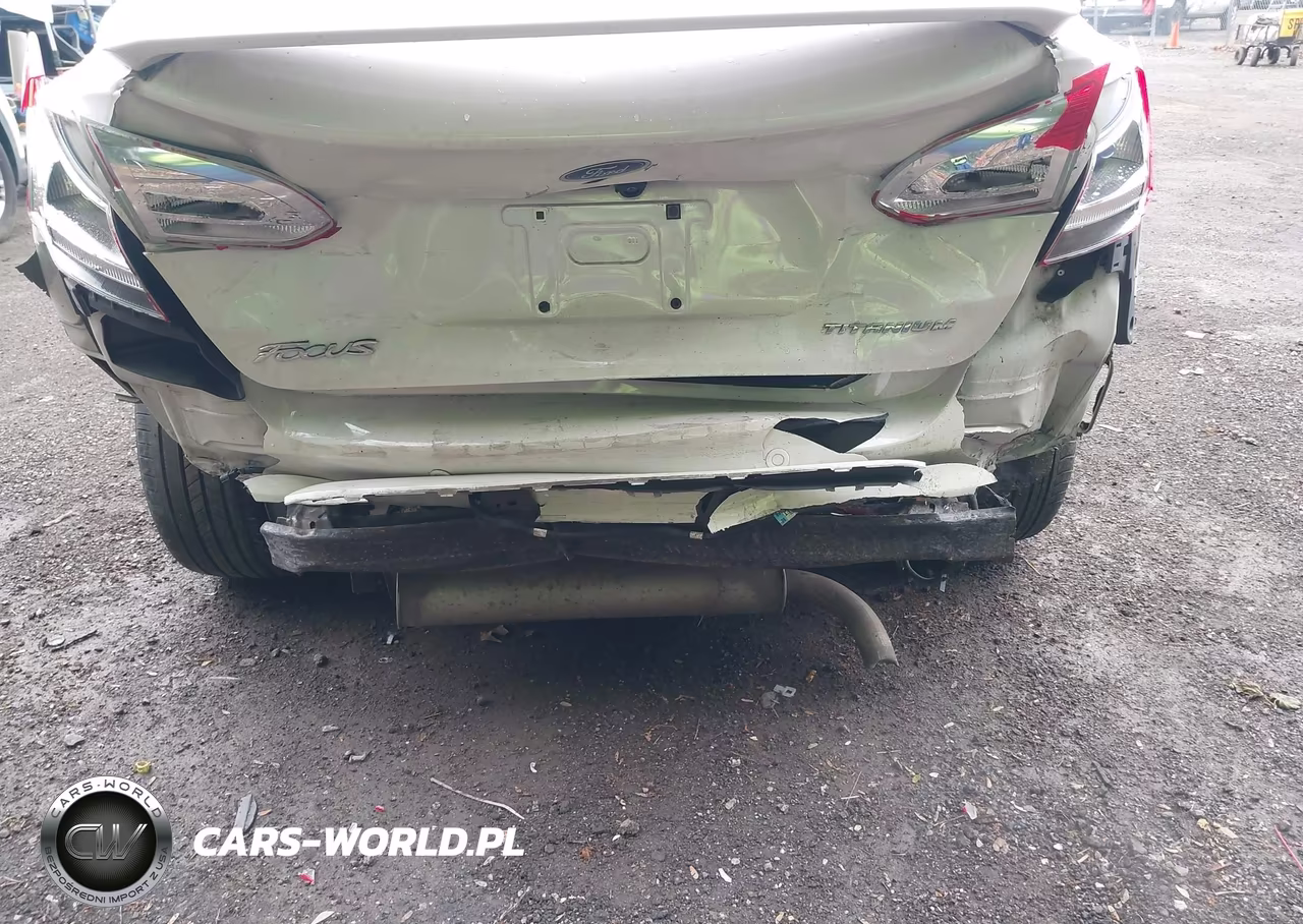 2018 Ford Focus Titanium VIN:1FADP3J25JL294757 - 6