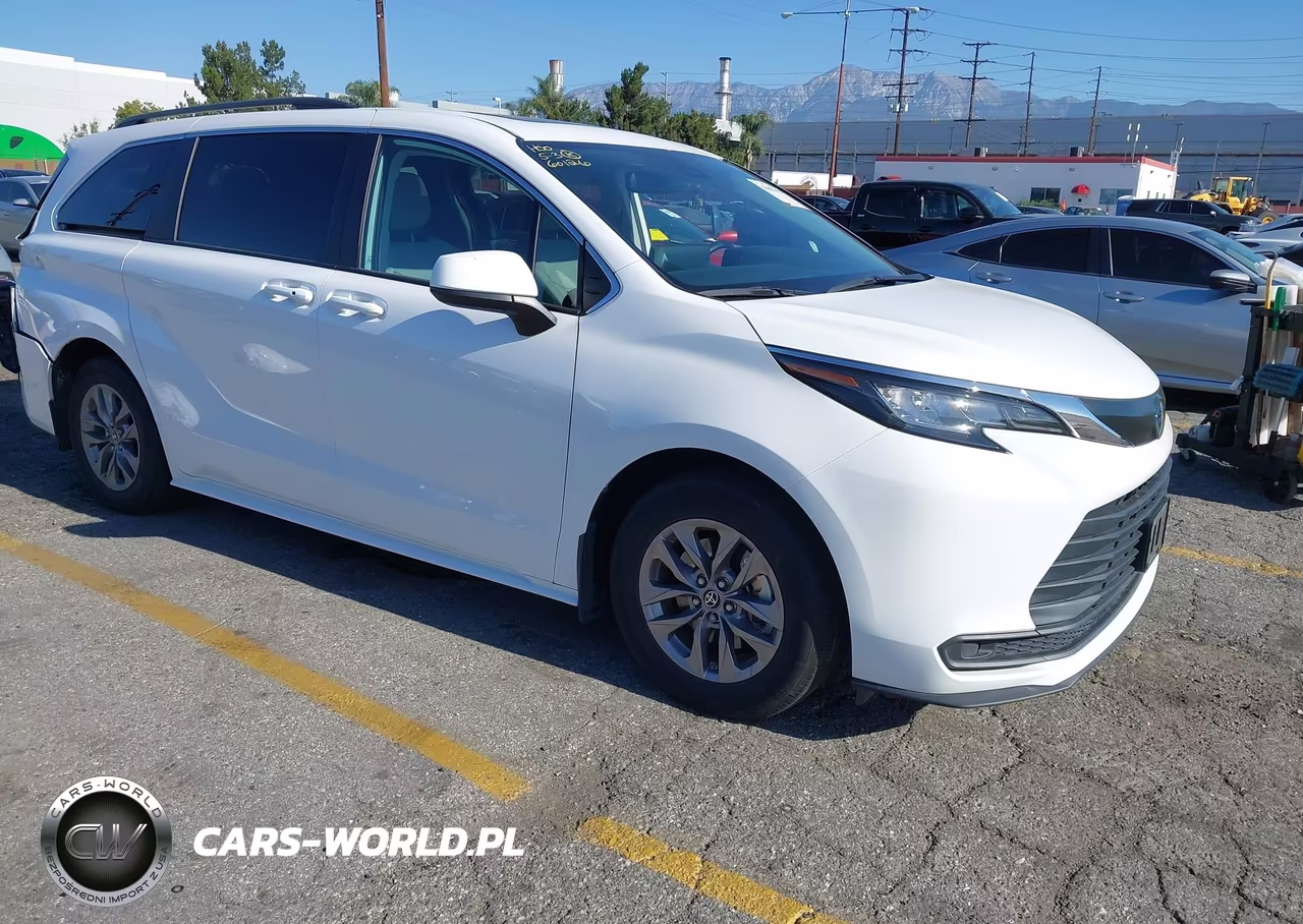 2022 Toyota Sienna Le