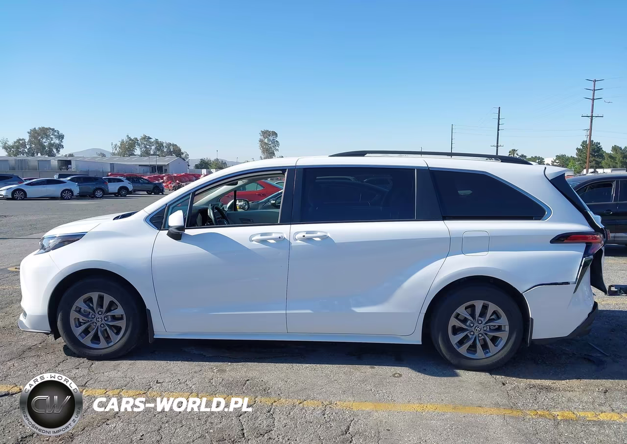 2022 Toyota Sienna Le VIN:5TDBSKFC0NS058968 - 15
