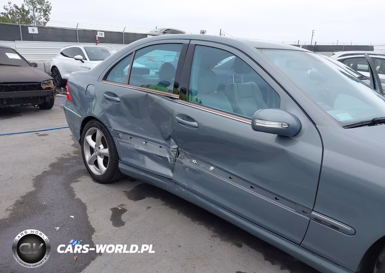 2005 Mercedes-Benz C 230 Kompressor Sport VIN:WDBRF40J85F651515 - 6