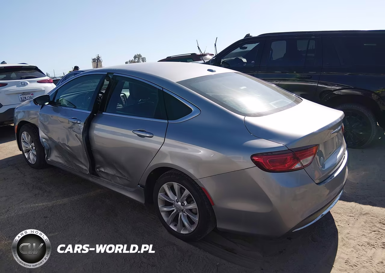 2015 Chrysler 200 C VIN:1C3CCCCB9FN720612 - 3