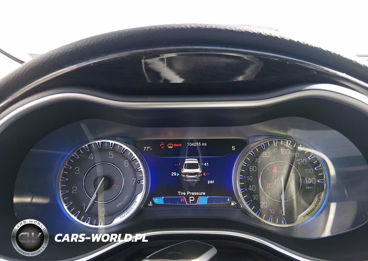 2015 Chrysler 200 C VIN:1C3CCCCB9FN720612 - 7