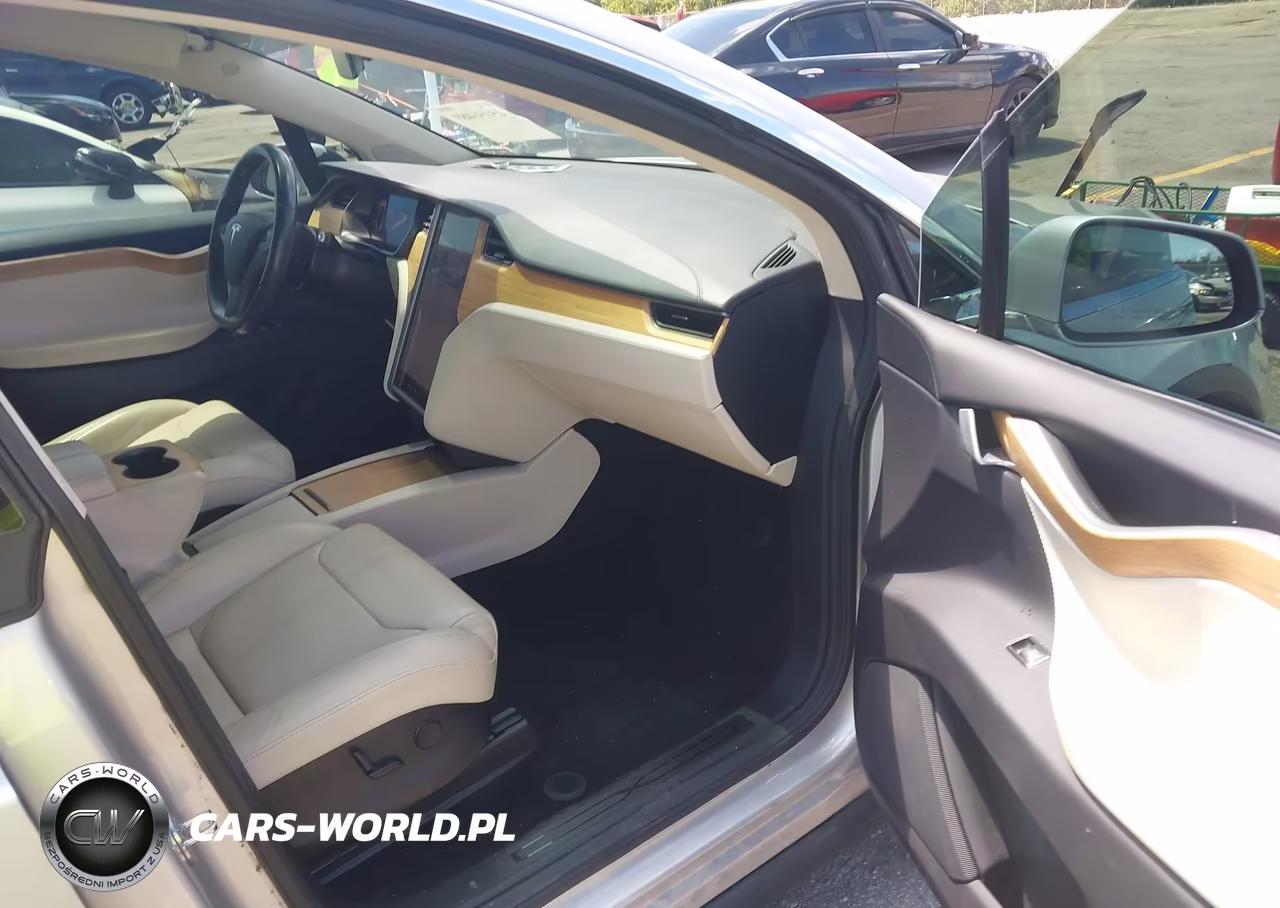 2018 Tesla Model X 100D-75D-P100D VIN:5YJXCAE25JF111832 - 5