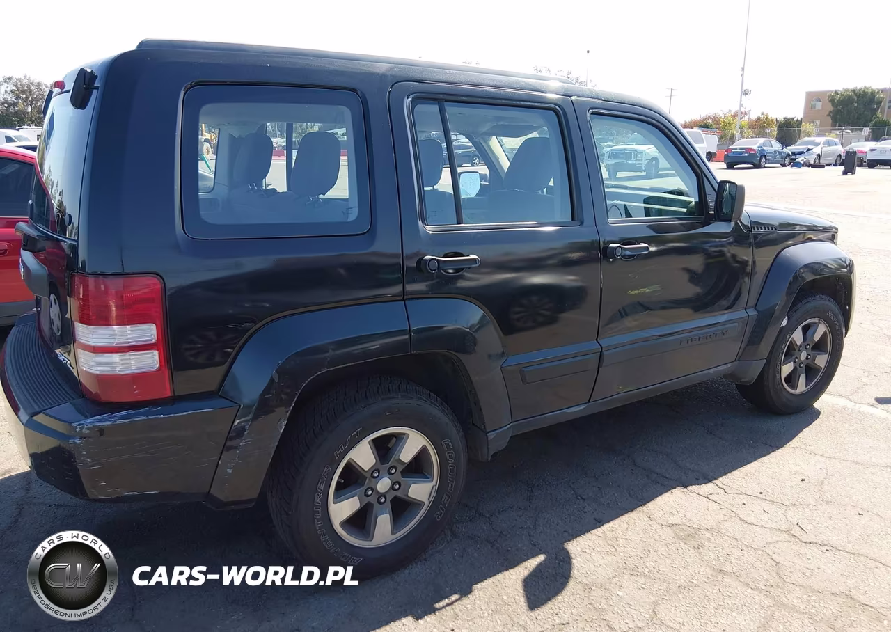 2008 Jeep Liberty Sport VIN:1J8GP28KX8W153286 - 4