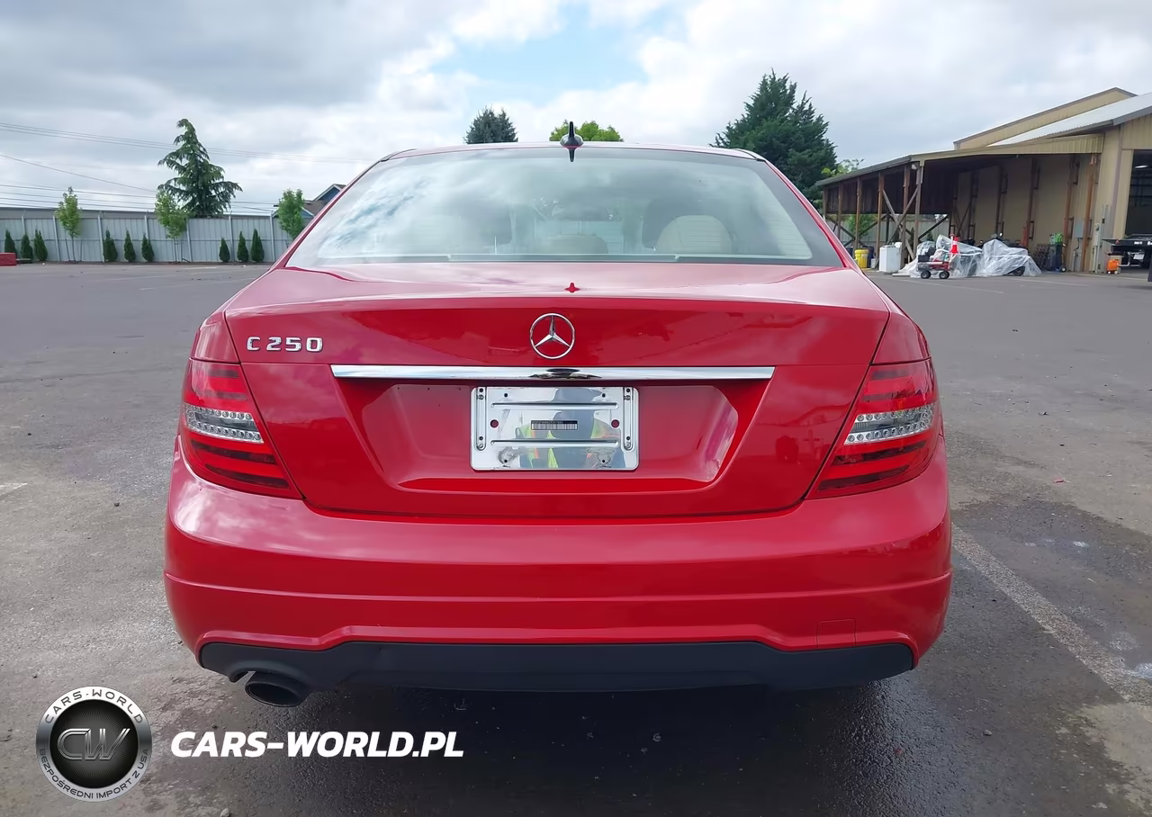 2012 Mercedes-Benz C 250 Sport VIN:WDDGF4HB4CR207880 - 17