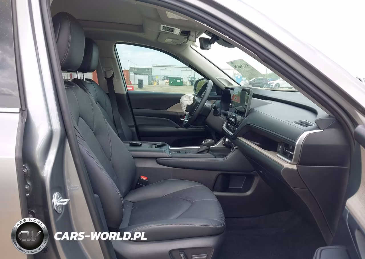 2026 Toyota Grand Highlander Hybrid Limited VIN:5TDACAB50TS070285 - 5